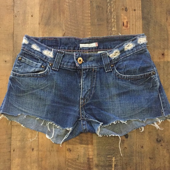 Levi’s cut off jean shorts